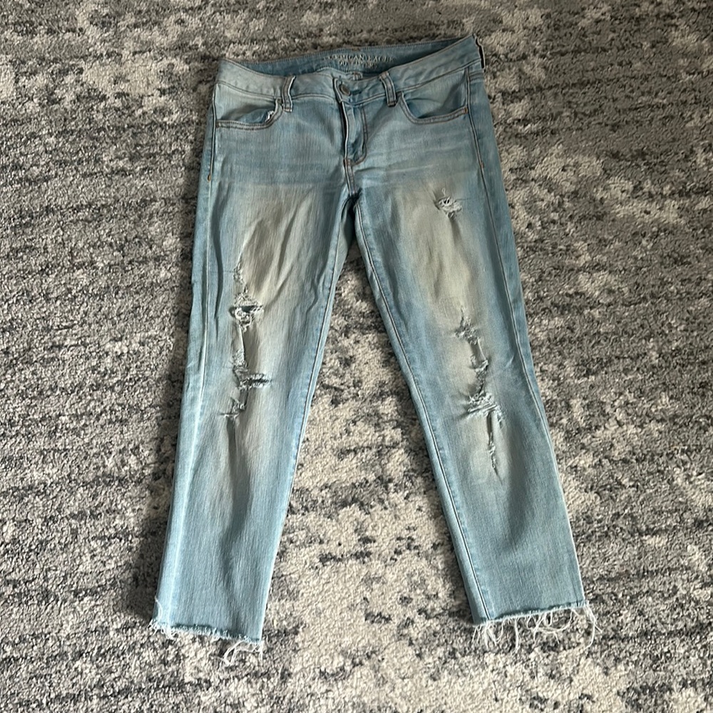 EUC. American Eagle Ankle/Cropped jeans